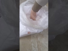 白い砂のナトリウムクライオライト