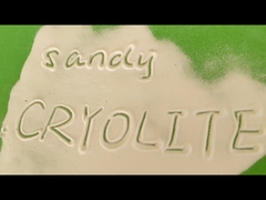 白い砂のクリオライト